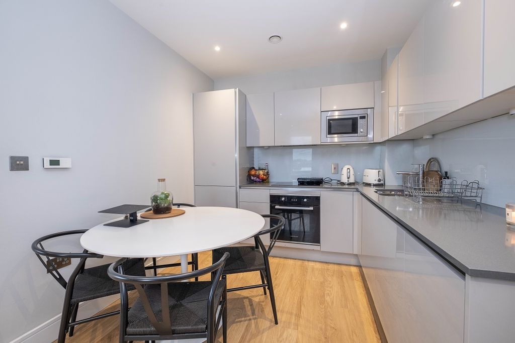 Property photo 2 of 11 404-Bushane-Court...