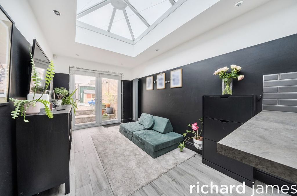 Property photo 2 of 19 1A829d65Bcf244Ecacfac1F9080Bbb45