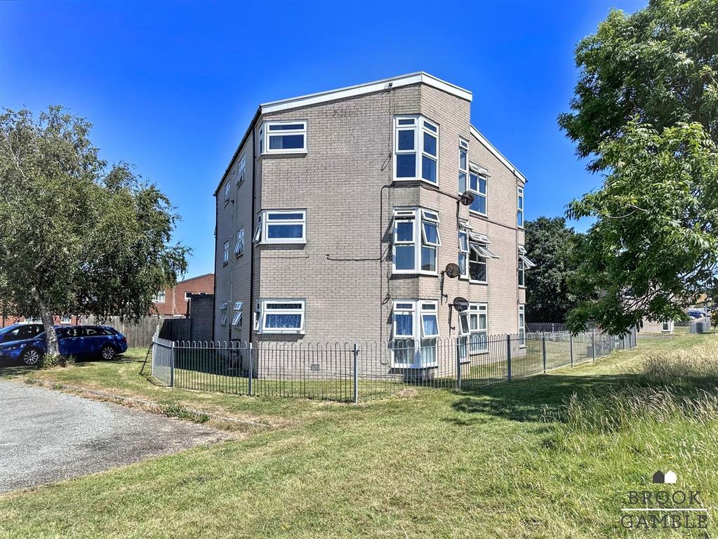 Property photo 1 of 15 01323 438506