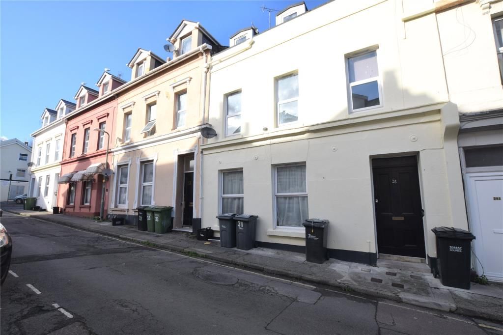 2 bed flat for sale Paignton