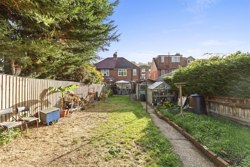 Property photo 2 of 16 Micklefield Road-12.Jpg