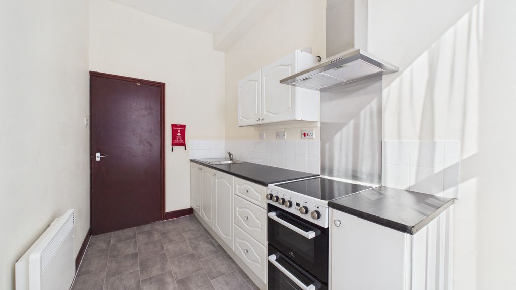 Property photo 1 of 7 1383722