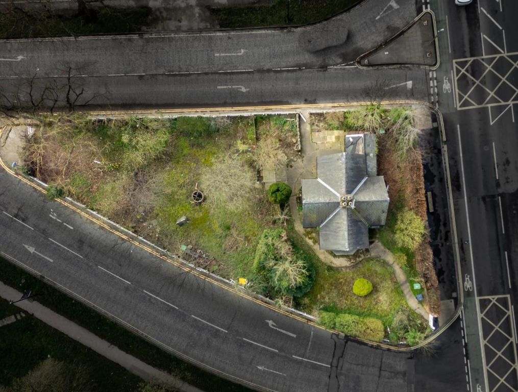 Property photo 2 of 10 Knavesmire Road (3 Of 6).Jpg