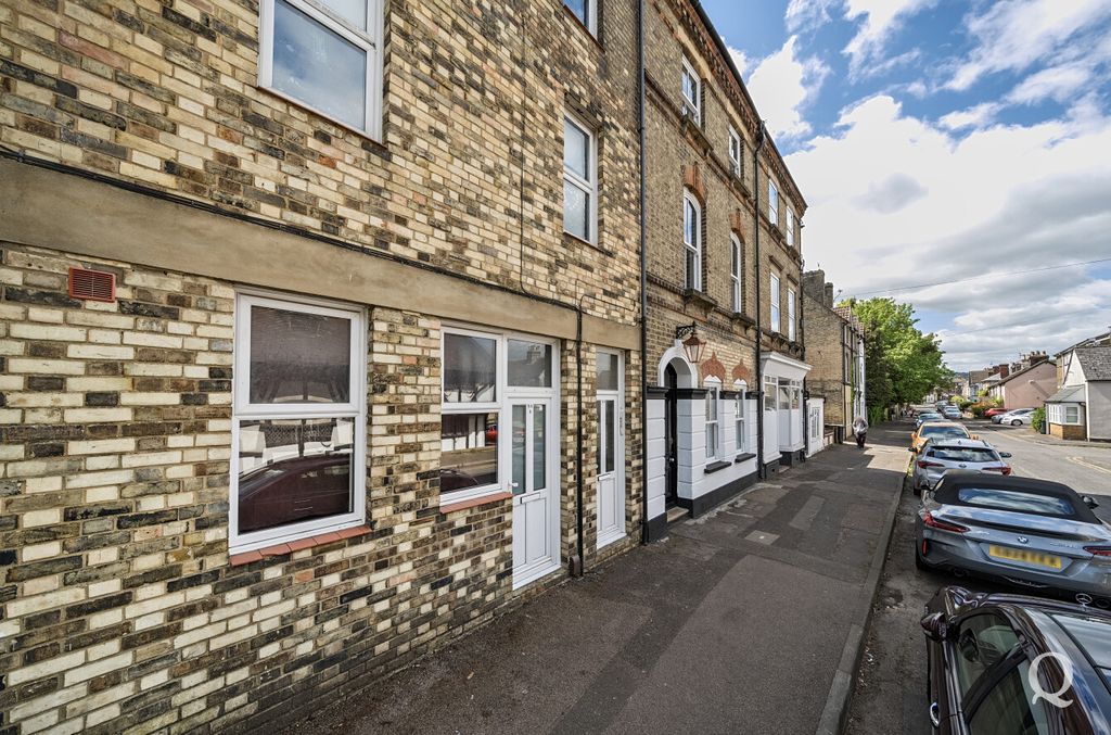 Property photo 1 of 20 Df24F5Ff-Aca7-4A8...