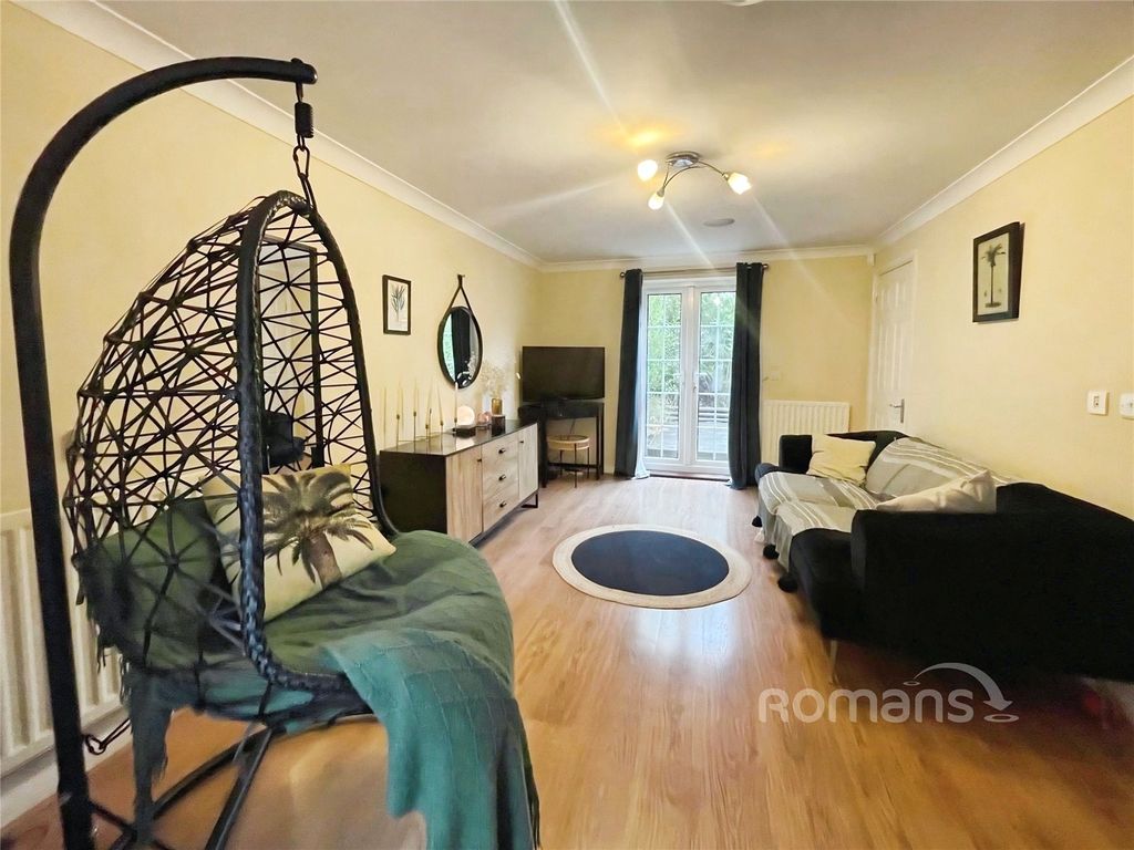 Property photo 2 of 10 Picture No. 12