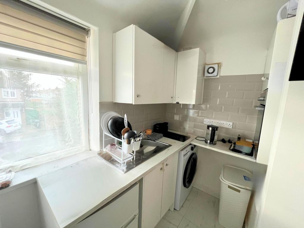 Property photo 2 of 5 Kitchen