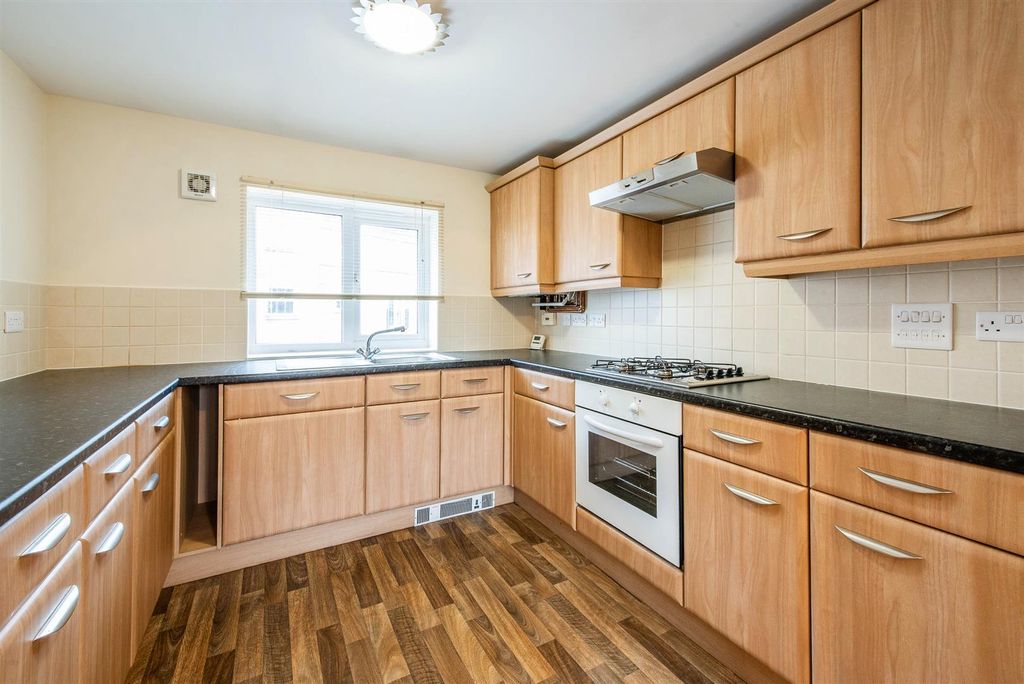 Property photo 3 of 14 Kitchen