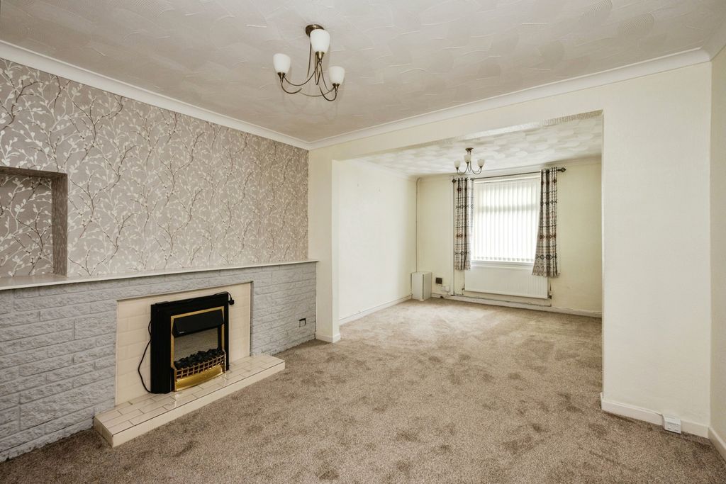 Property photo 3 of 17 Photo