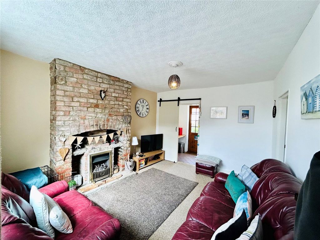 Property photo 2 of 11 Picture No. 13