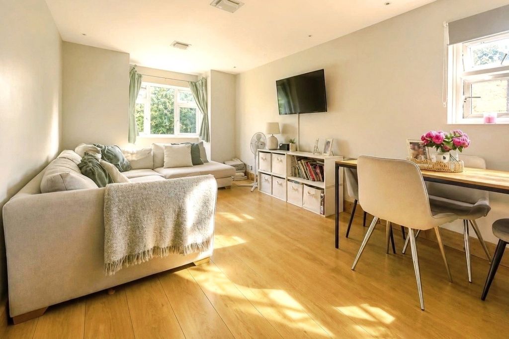 Property photo 2 of 7 Pbox-Img.Jpg