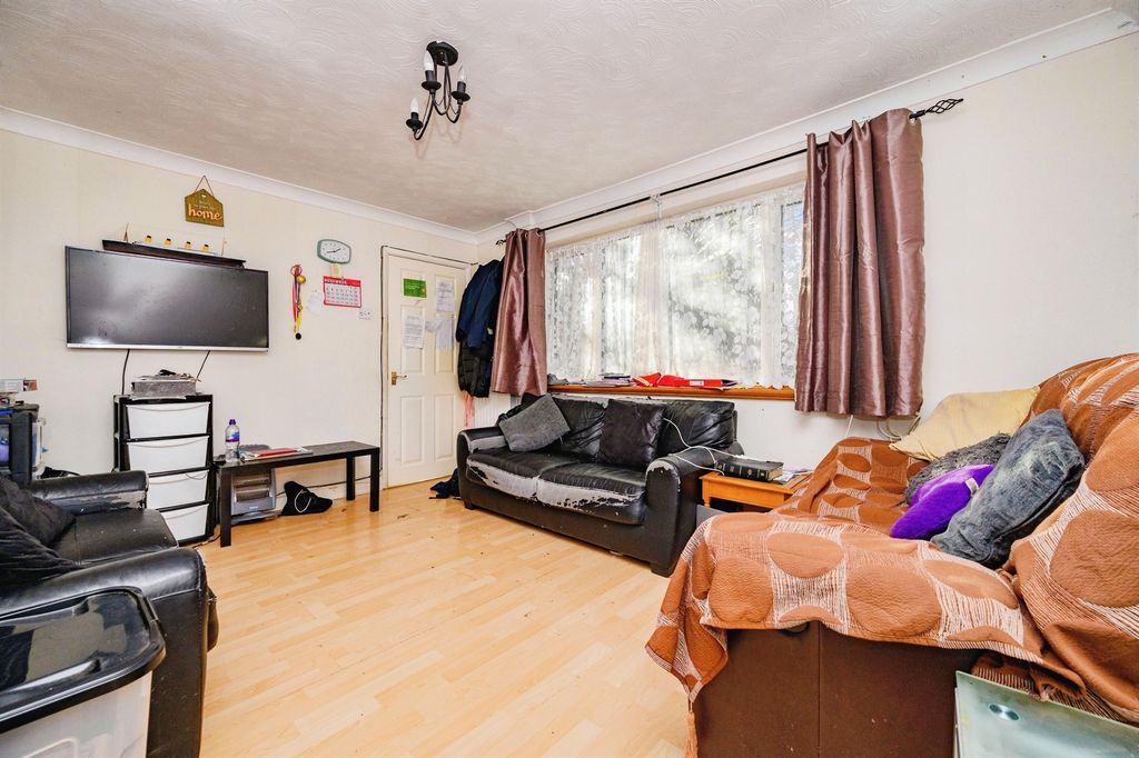 Property photo 2 of 14
