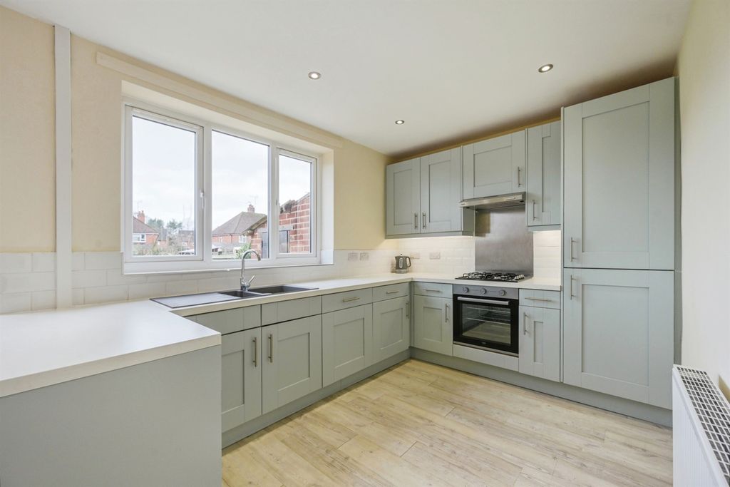 Property photo 3 of 15 Kitchen Diner: