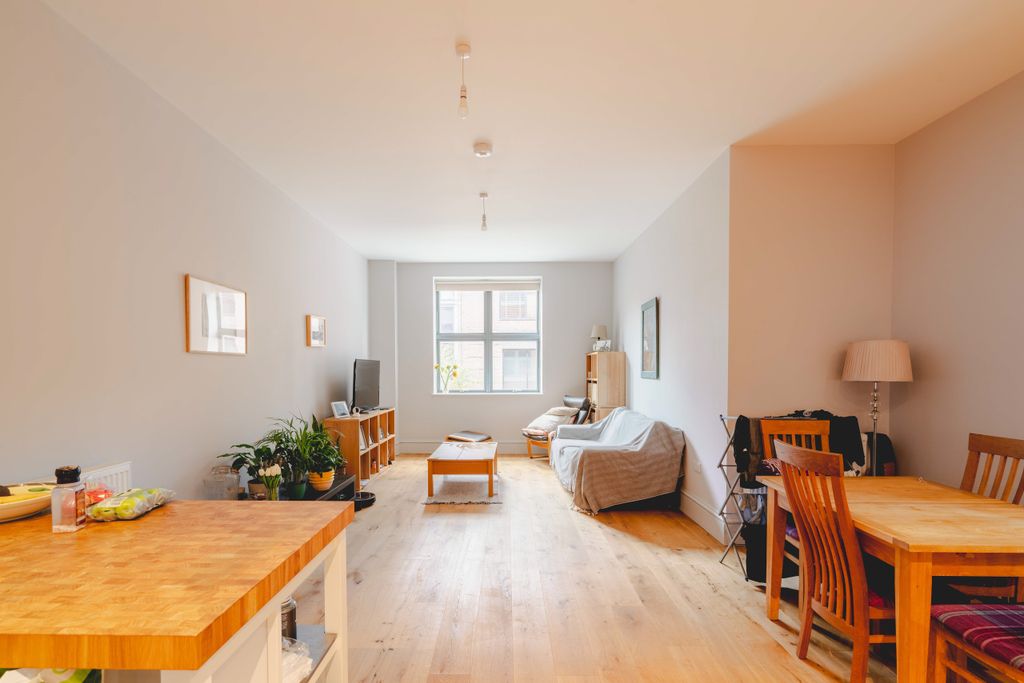 Property photo 2 of 15 4