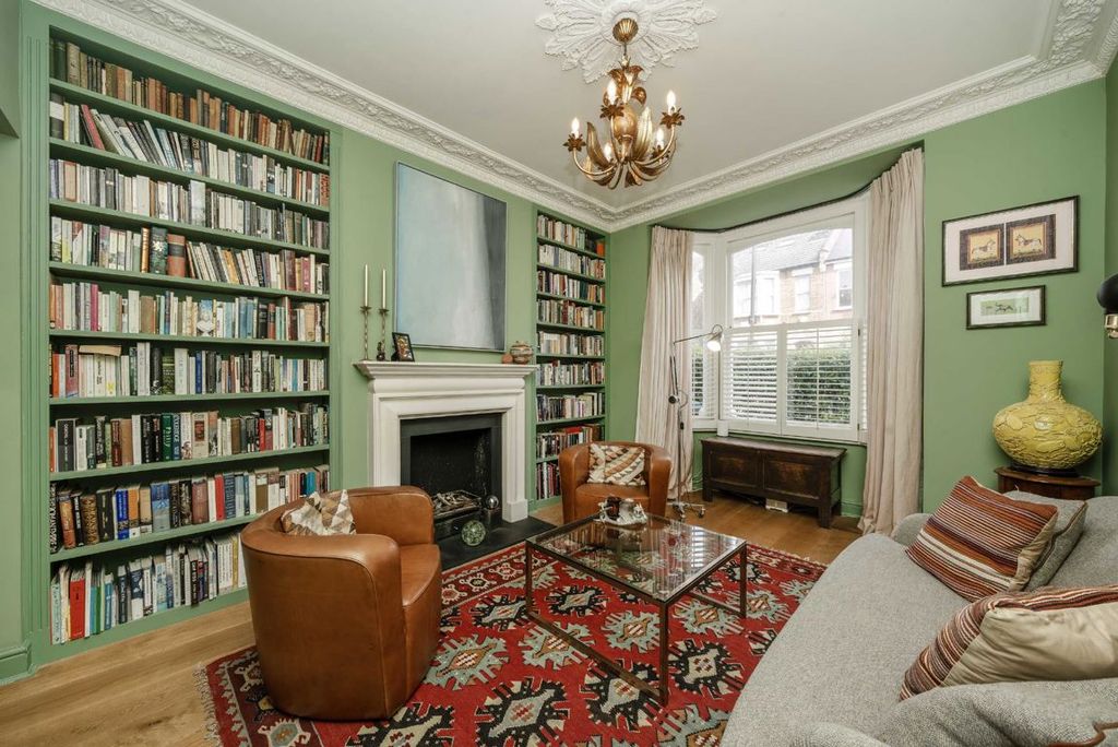 Property photo 2 of 11