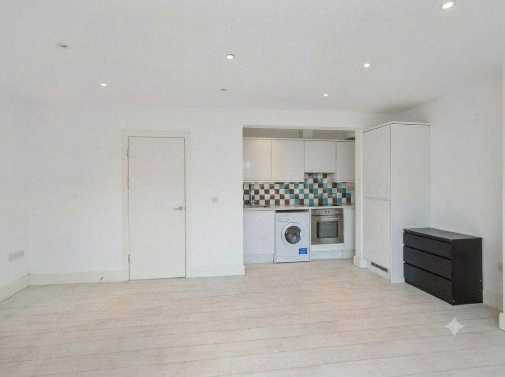 Property photo 1 of 6 Picture No. 06