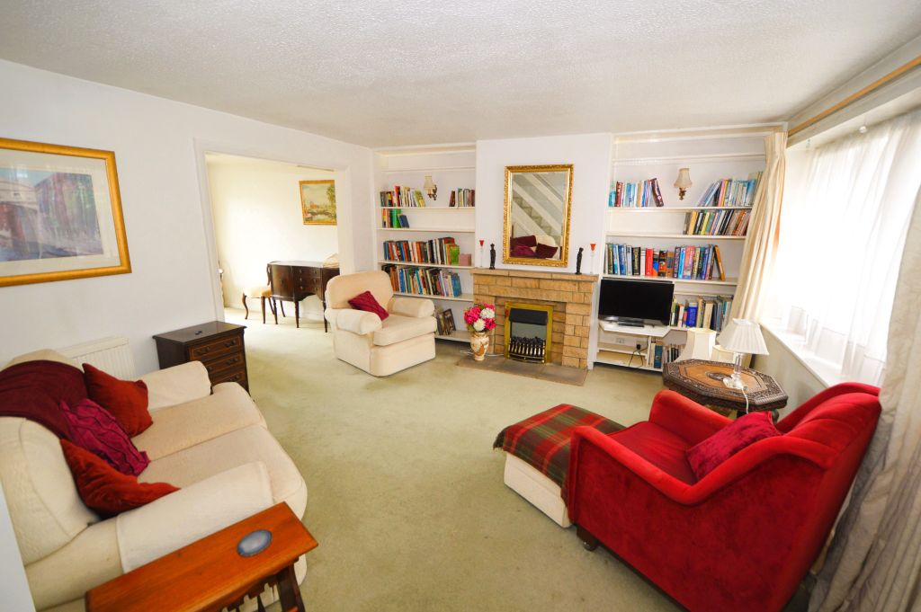 Property photo 2 of 17 Lounge