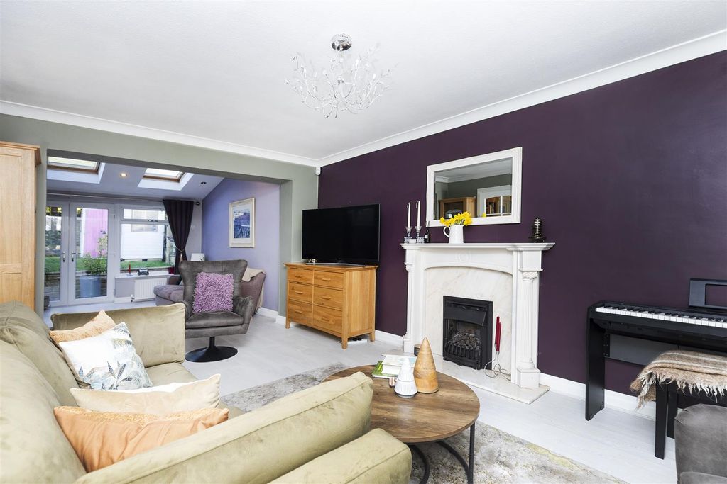 Property photo 3 of 41