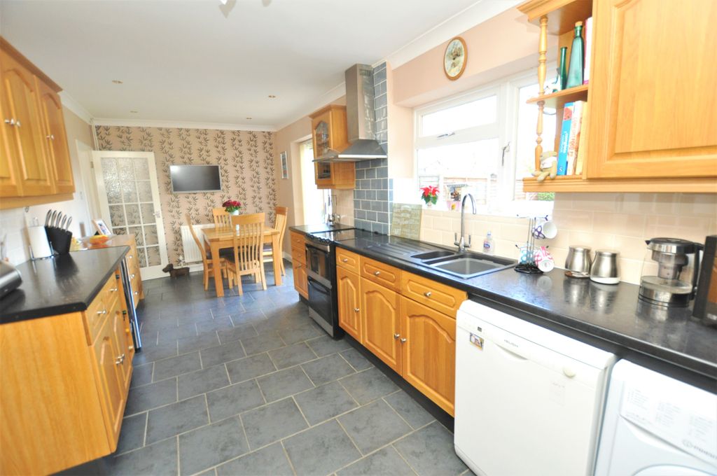 Property photo 2 of 14 Photo 02