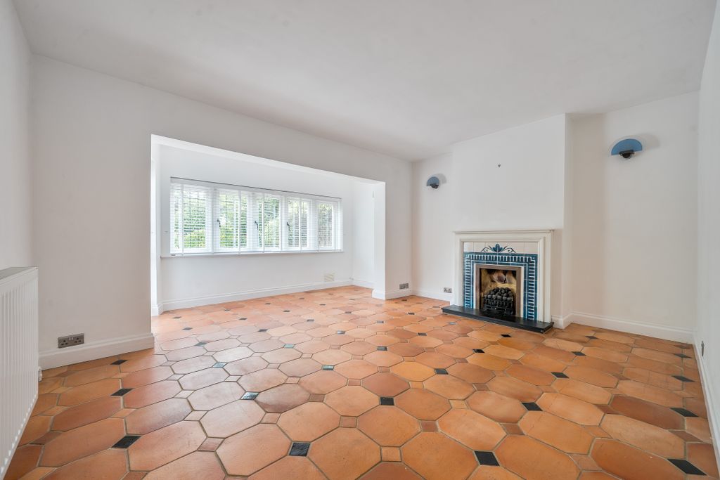 Property photo 3 of 14