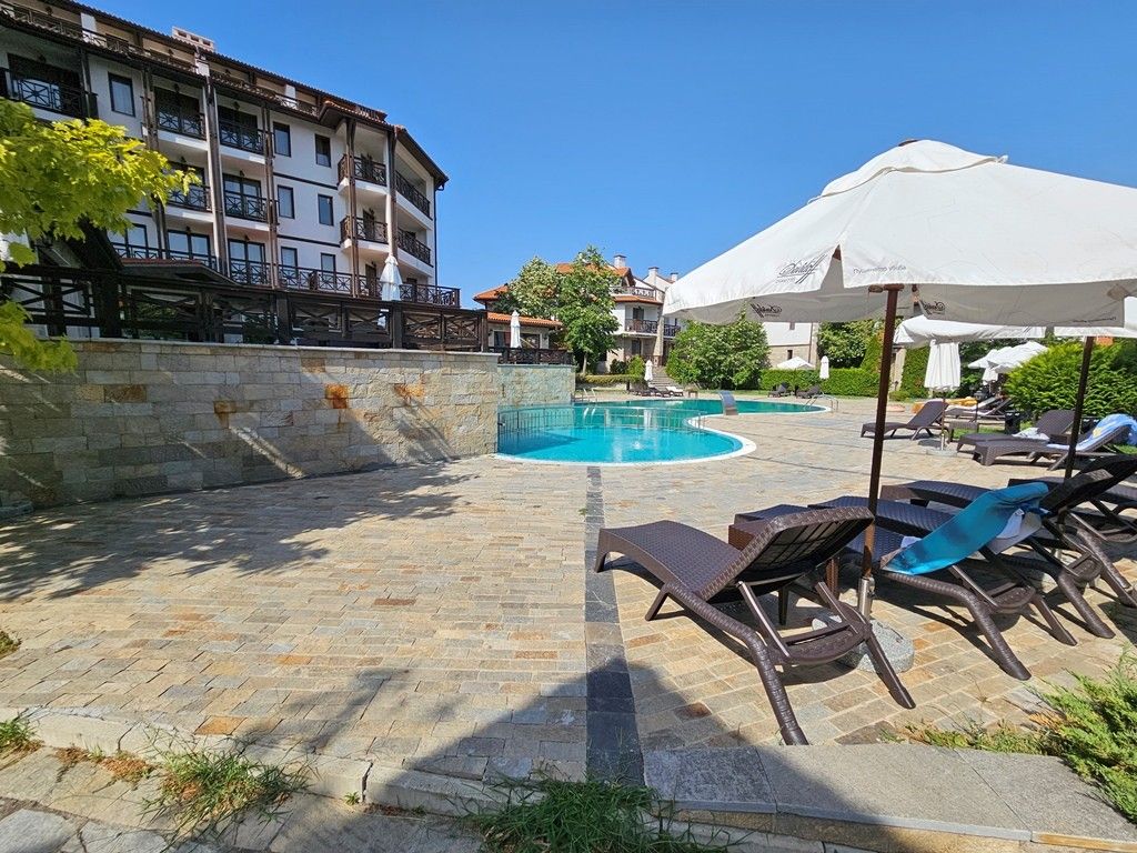 Property photo 2 of 48