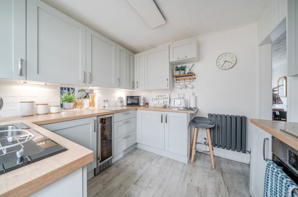 Property photo 3 of 23 1498128-2-6A62399Fc6A71