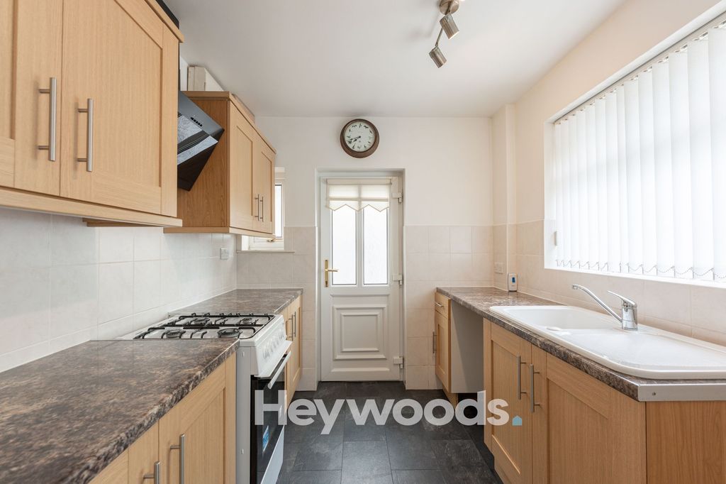 Property photo 2 of 23