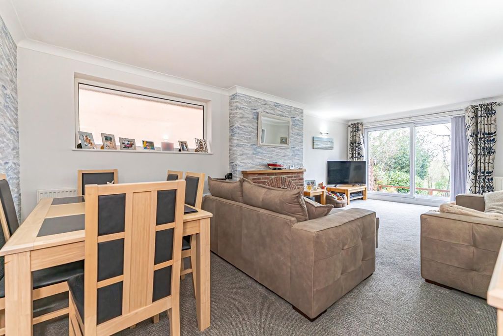 Property photo 3 of 20