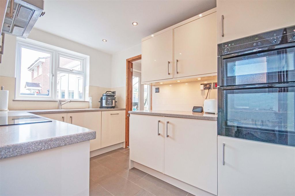 Property photo 3 of 17 K2.Jpg
