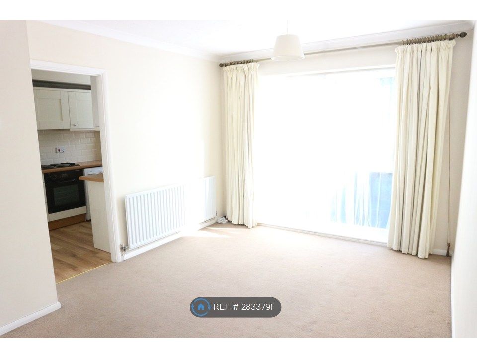 Property photo 3 of 14 Living Room