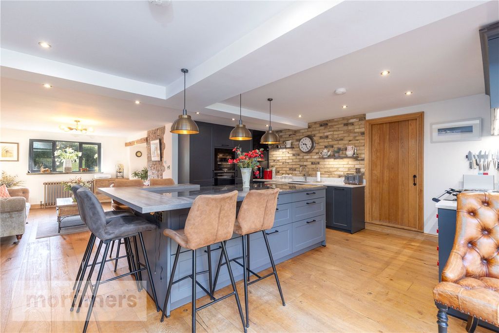 Property photo 2 of 23 Kitchen