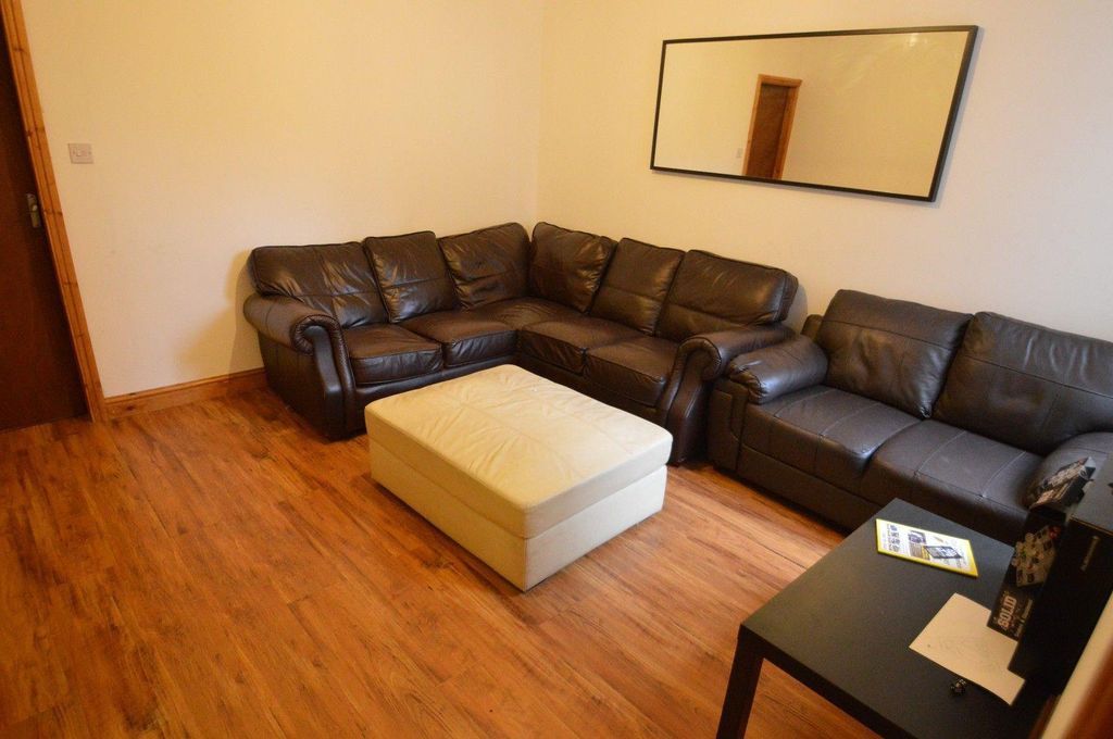 Property photo 2 of 10 Front