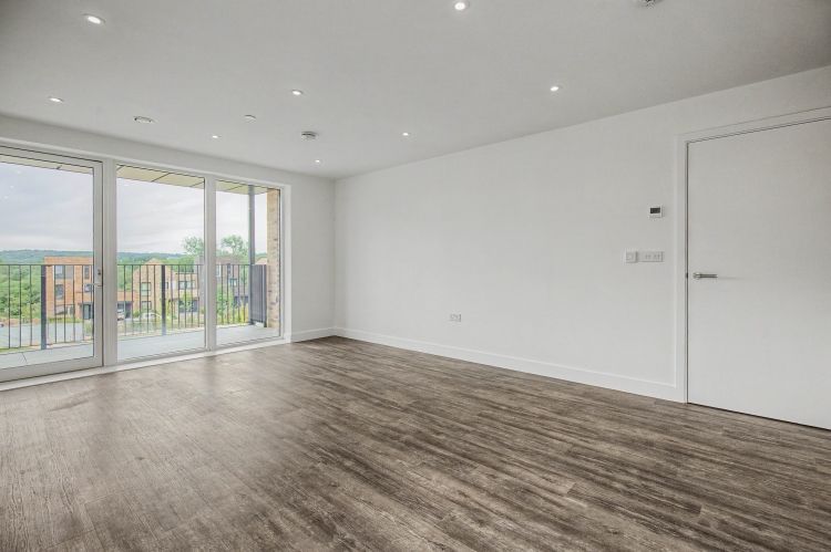 Property photo 2 of 9 330035