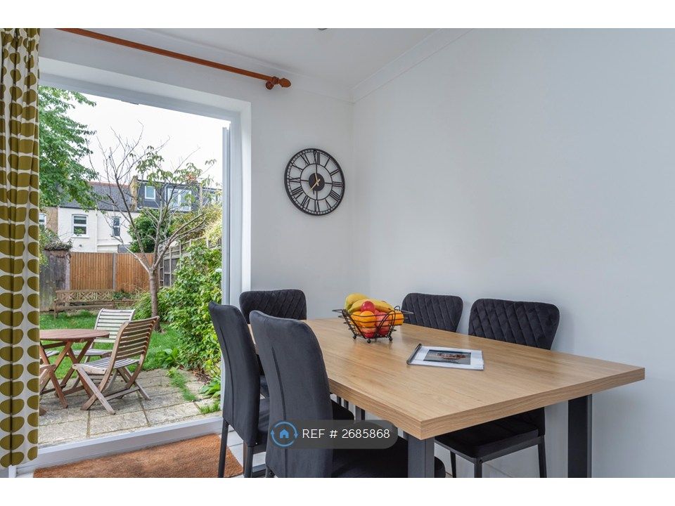 Property photo 3 of 35