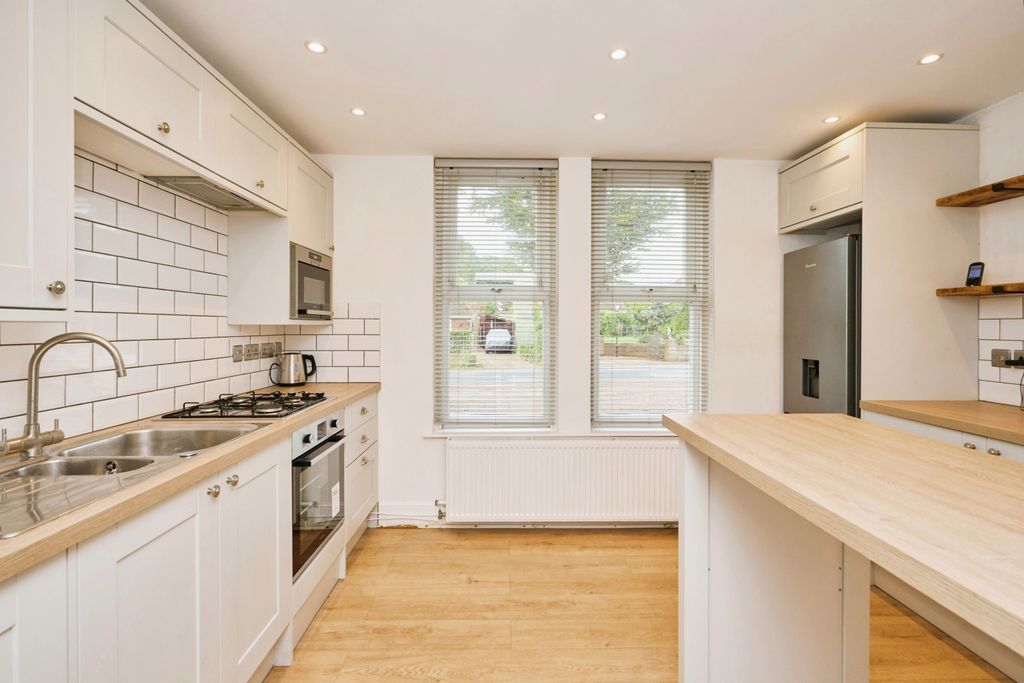 Property photo 2 of 10 2