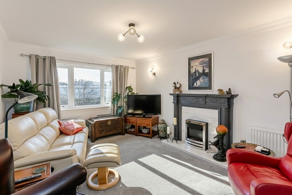 Property photo 2 of 32