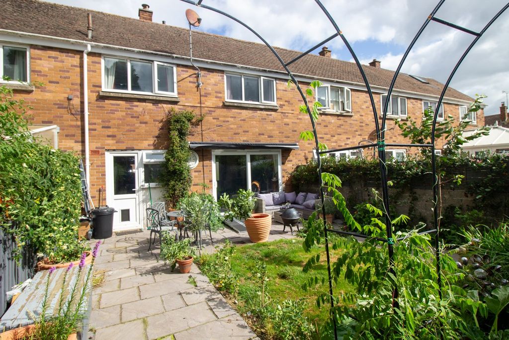 Property photo 2 of 13
