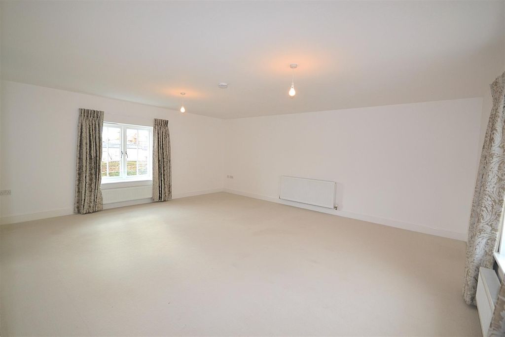 Property photo 3 of 12 2 (6).Png