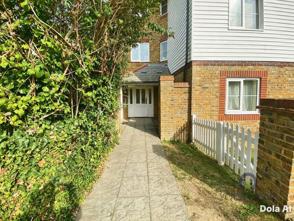 Property photo 3 of 12 Pbox-Img.Png