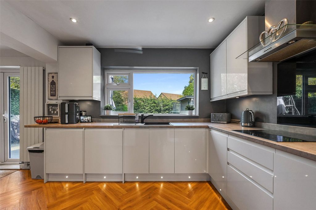 Property photo 2 of 21 Picture No. 20