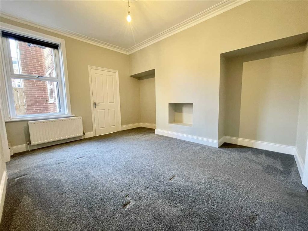 Property photo 3 of 7 Lounge