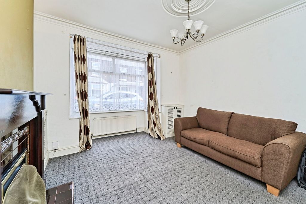 Property photo 3 of 16
