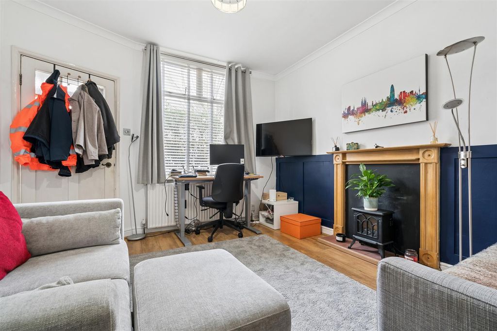 Property photo 1 of 10 48 Coteford Street, London, Sw17 8Ny Reception 2.J