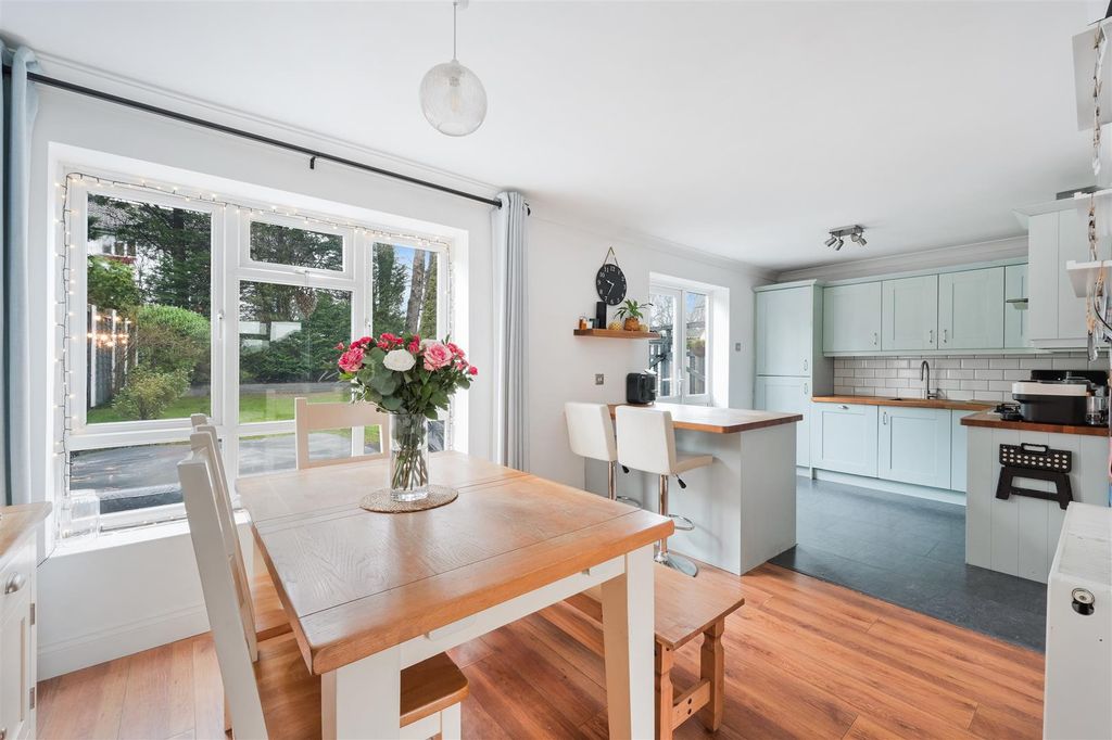 Property photo 2 of 23 Gale Crescent, 2 (15).Jpg