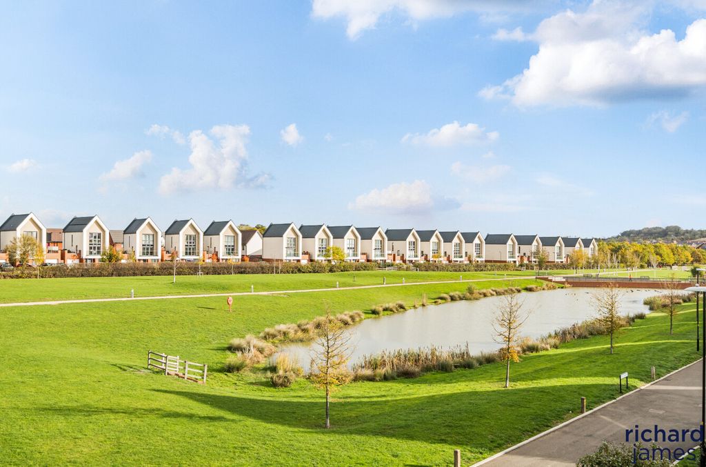 Property photo 2 of 18 Fe1d4Cfabbde4c3A96081862456d0320