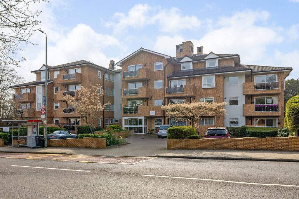 Property photo 1 of 11 Challoner Court