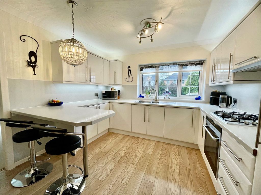 Property photo 3 of 23 Breakfast Kitchen