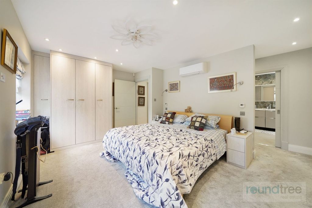 Additional image 11 of 4 bed semi-detached house for saleEdgwarebury Gardens, Edgware HA8