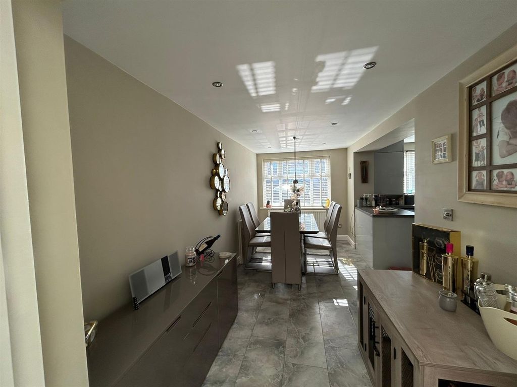 Property photo 3 of 14 Yt3.Jpg