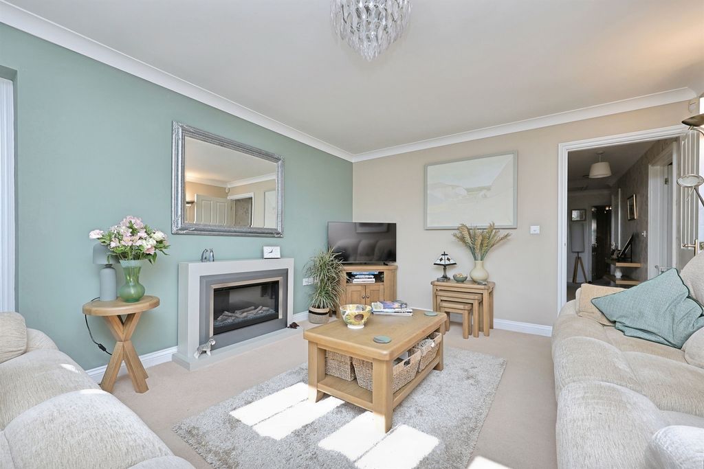 Property photo 2 of 23