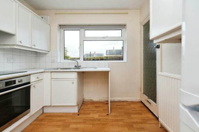 Property photo 2 of 9 Kitchen